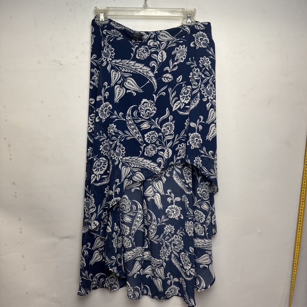 NWT Forever 21 black white flower skirt size Large